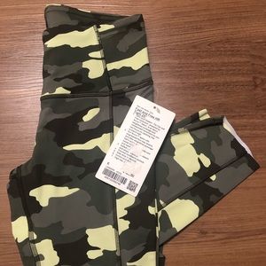 Lululemon Fast And Free HR Tight 25” Size 6 Camo Leggings
